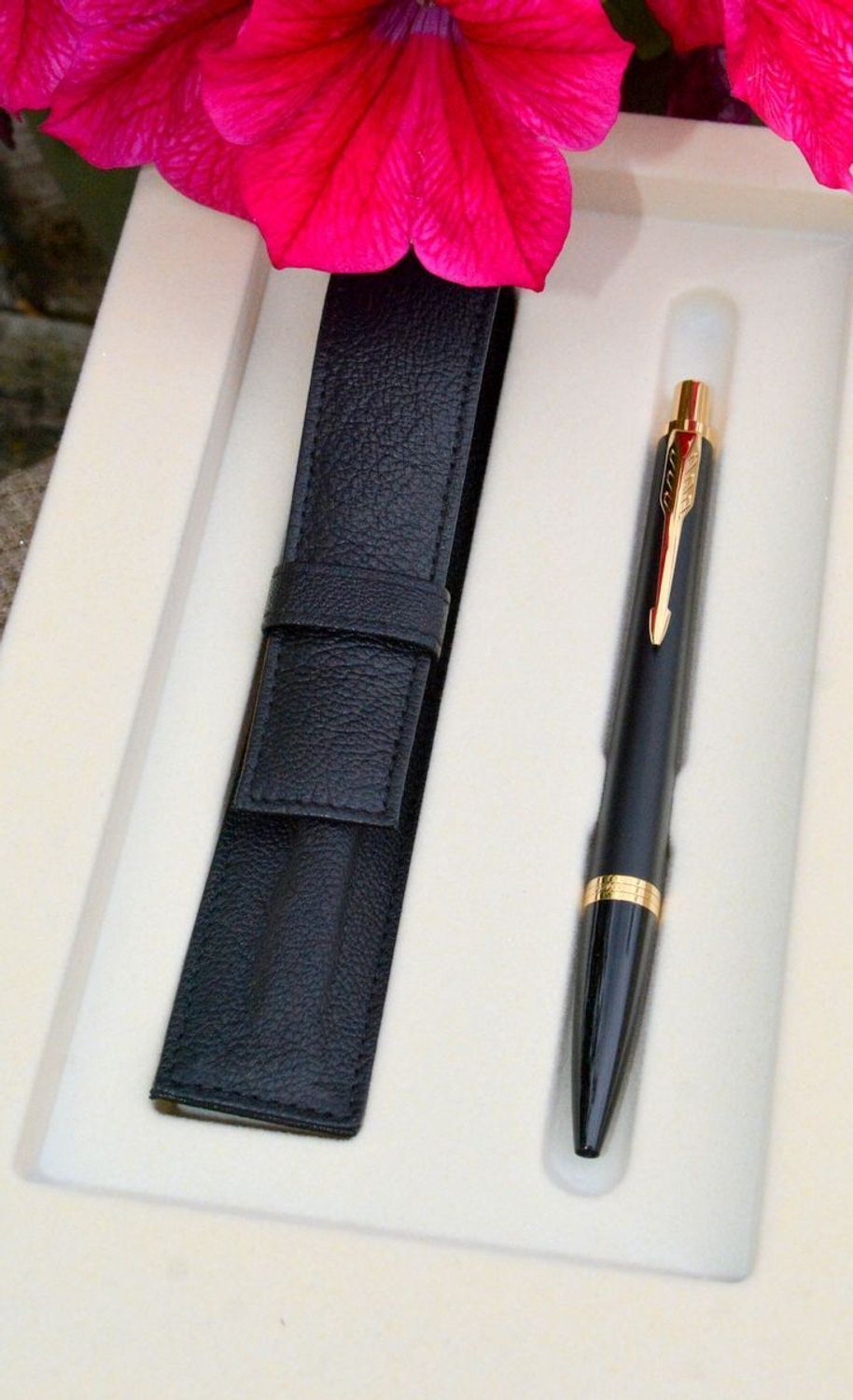 Parker Długopis Urban Czarno Złoty i czarne skórzane etui do długopisu 2093381✓  Prezent dla nauczyciela✓ Długopis Parker z dedykacją (2).JPG